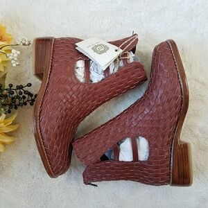 ELF Woven Boots